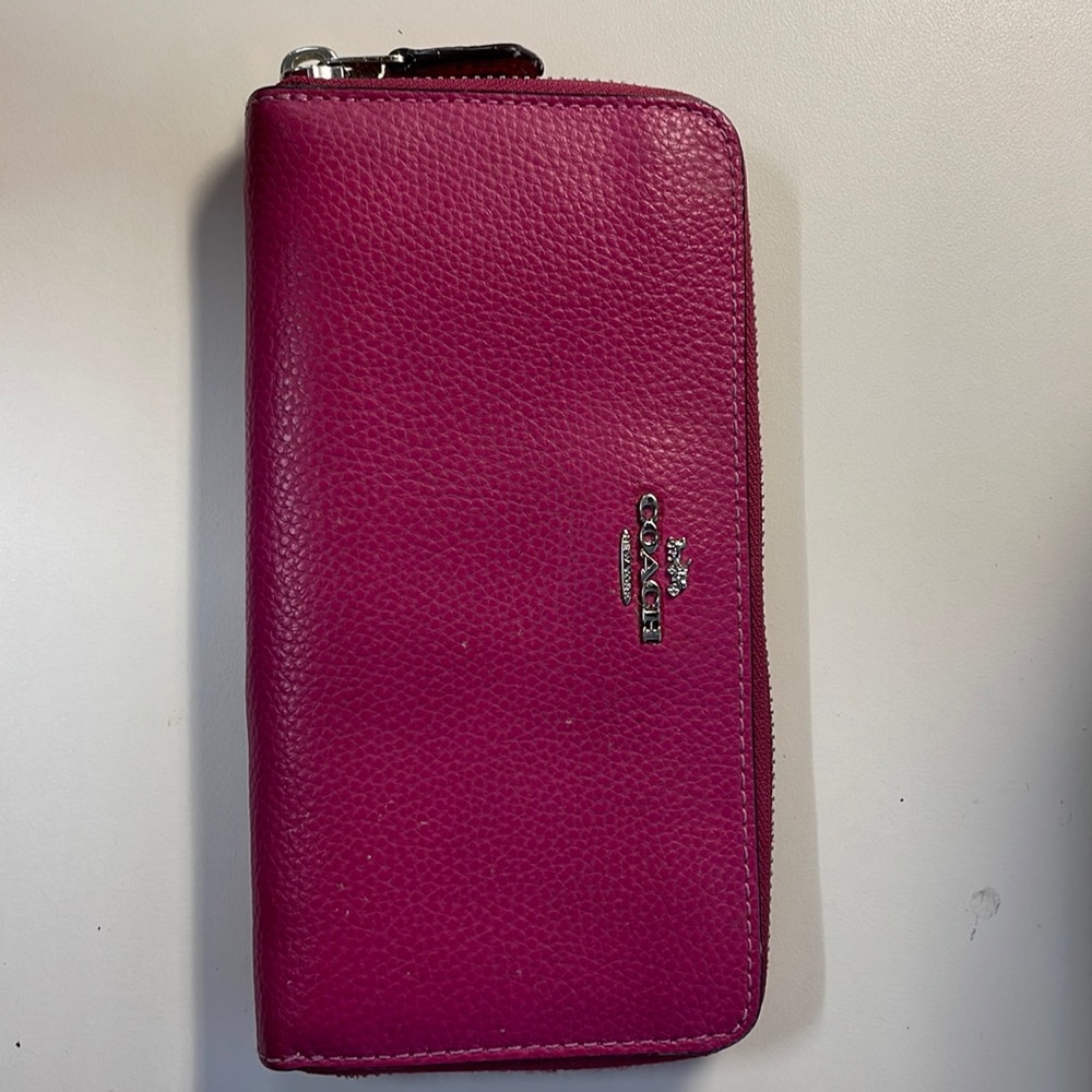 Coach Zipper Wallet